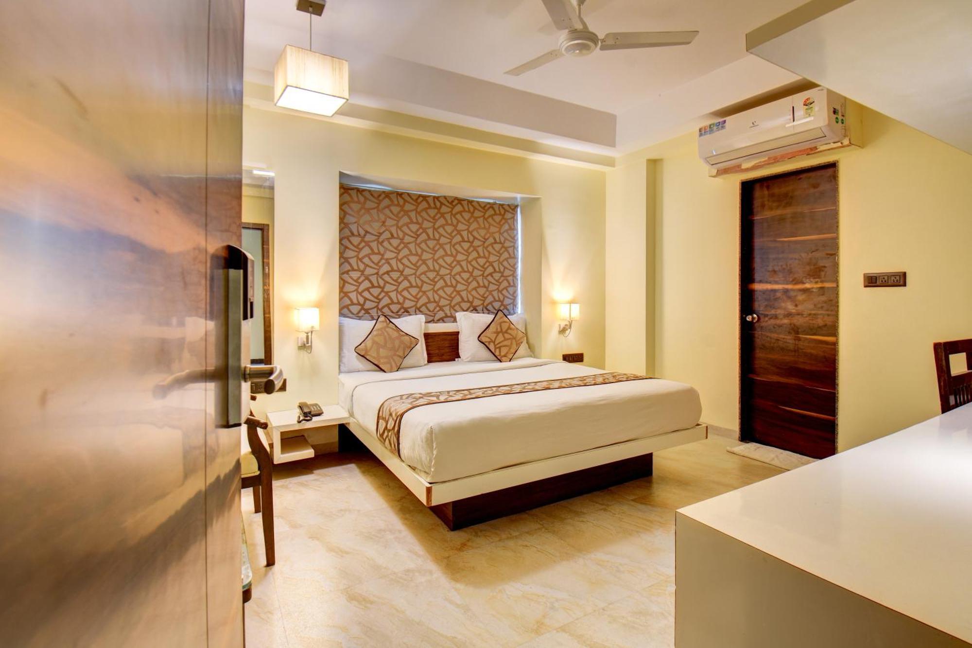 Hotel Deepali Executive Aurangabad  Exterior photo