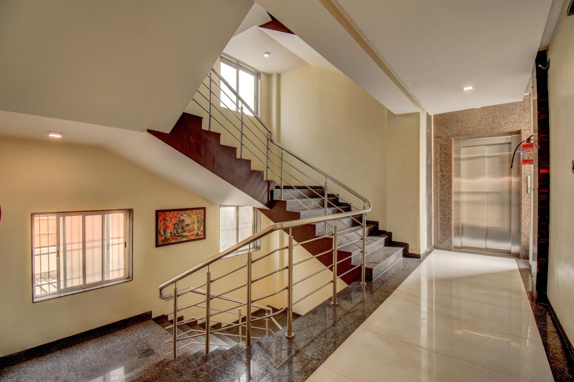 Hotel Deepali Executive Aurangabad  Exterior photo