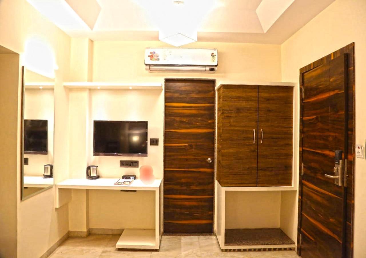 Hotel Deepali Executive Aurangabad  Exterior photo